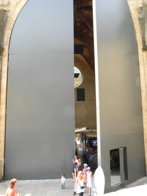 portail du marché couvert à Sarlat
