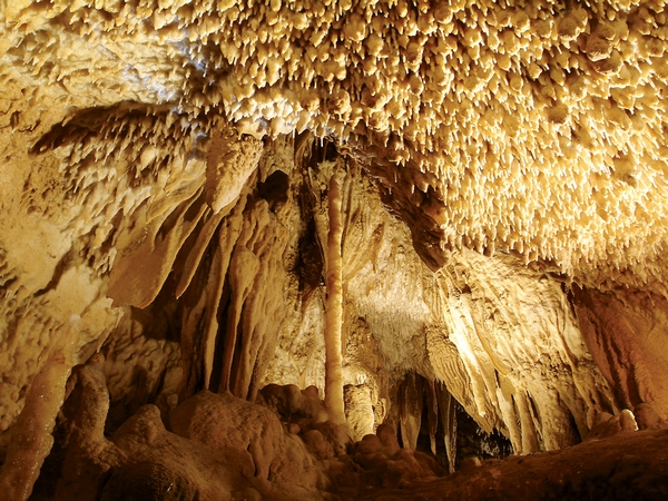 Grotte de Villars - concrétions