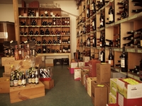 La boutique à Neuvic - vins régionaux, bières, apéritifs, coffrets cadeaux