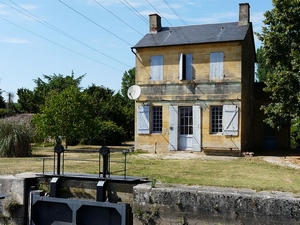  La maison éclusière canal de Lalinde