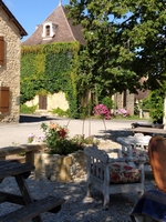 La Bastide de Molières  - une place bien fleurie