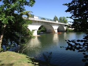 Le pont sur L'Isle à Neuvic