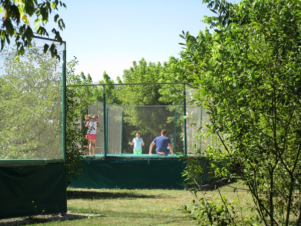 Les trampolines de la base de loisir