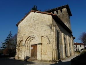 Ribérac : Eglise st Pierre  de Faye (photo monumentum.fr)