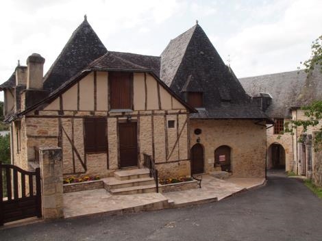 Les superbes maisons sur les hauteurs de Terrasson
