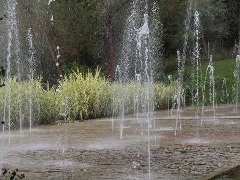 Jeux d'eau au Jardin de l'Imaginaire