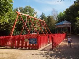 Les balançoires du parc du Bournat