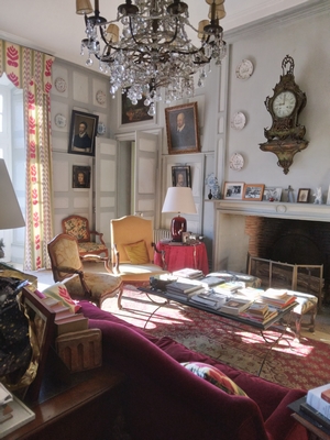 chateau de montreal à Issac salon meublé