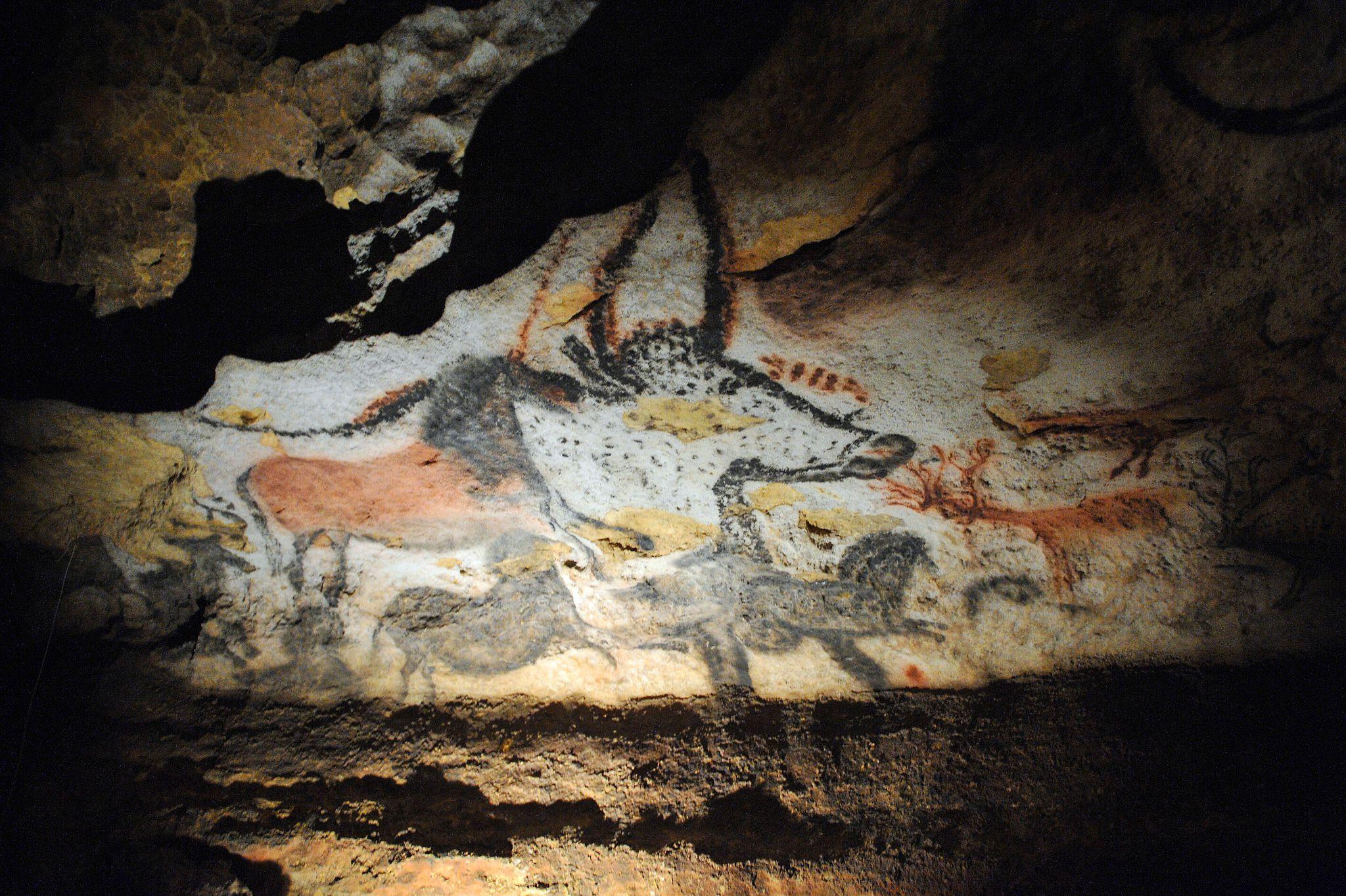 Peintures rupestres dans la grotte de Lascaux