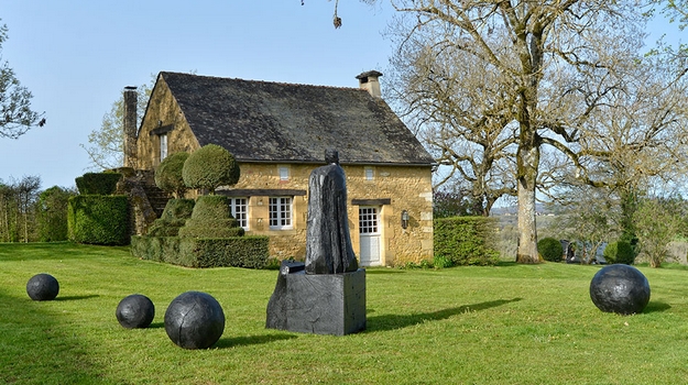Exposition d’œuvres de Christian Lapie aux Jardins d'Eyrignac